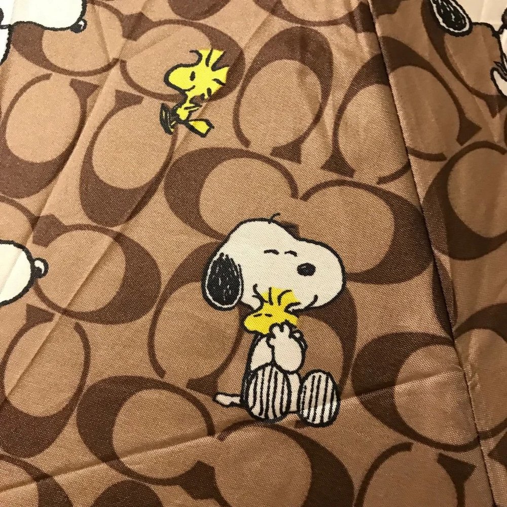Coach X Peanuts Uv Protection Mini Umbrella In Signature Snoopy Woodstock Print - Picture 6 of 7